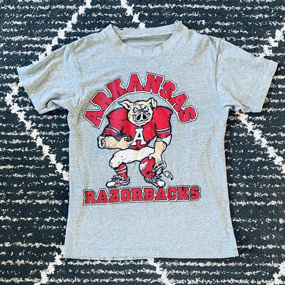 Soft vintage Razorbacks tee